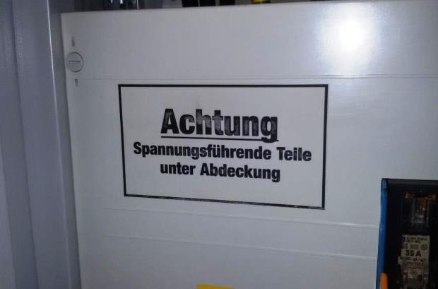 Auch Elektrofachkräfte sind regelmässig zu unterweisen! Auch Elektrofachkräfte sind regelmässig zu unterweisen!